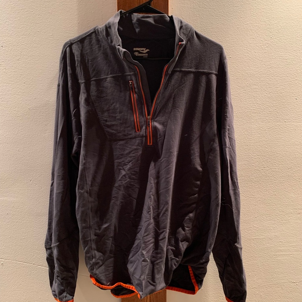 Saucony Men’s Running quarter zip light weight, size medium, great condition.